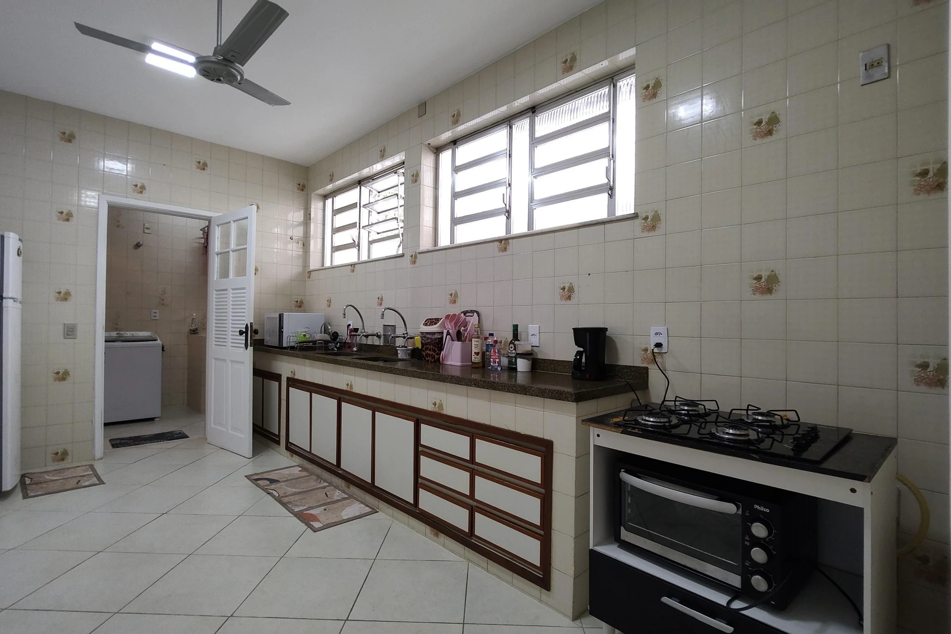 Jacuzzi y 3 dormitorios: casa de 742 m² — photo 2