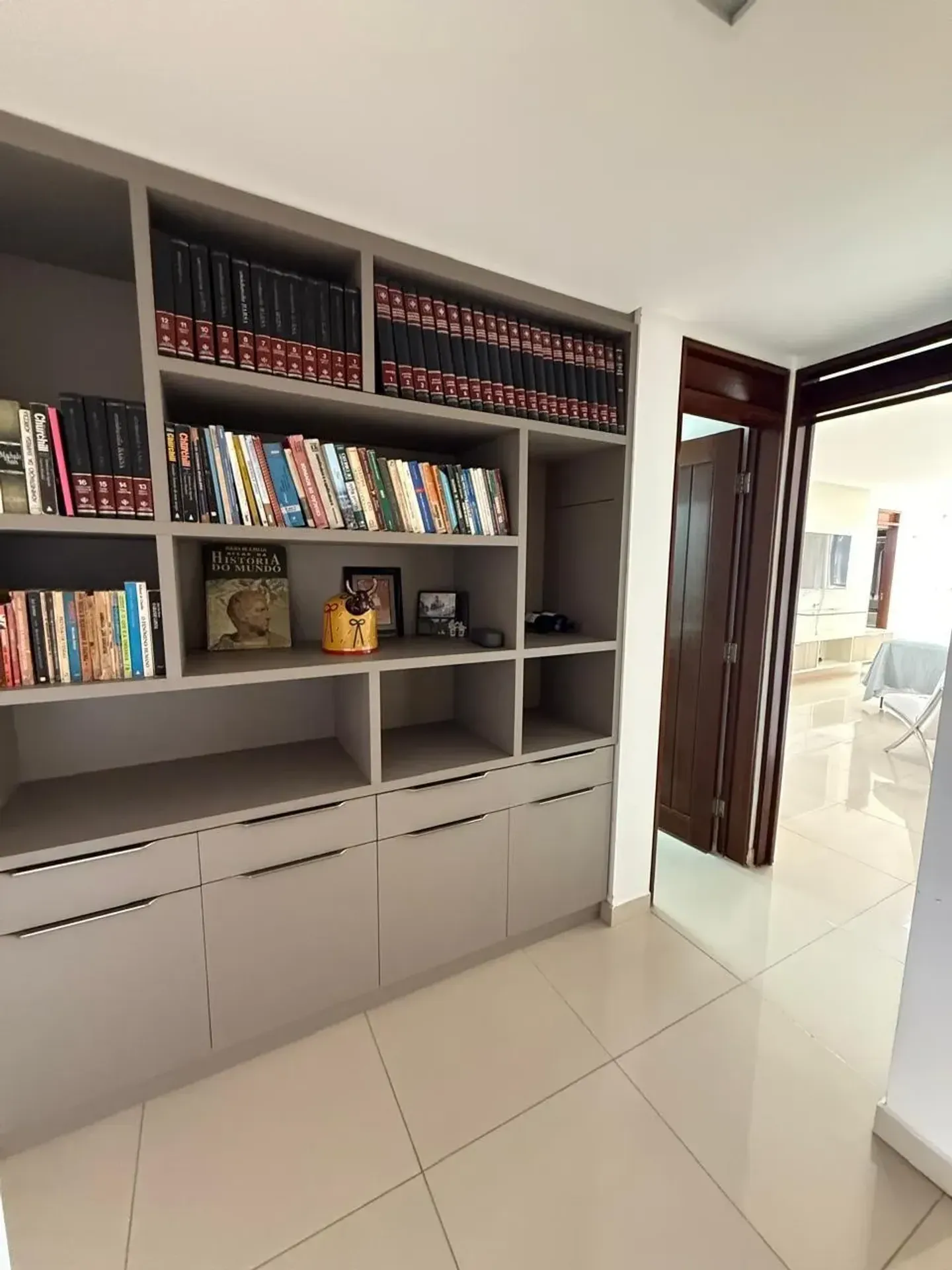 Furnished 175 m² apartment with 3 en-suite bedrooms — photo 35