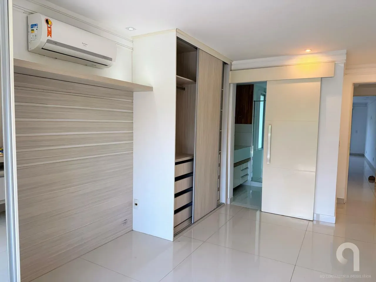 House with 4 bedrooms and 5 baths, 740 m² and 3 parking — photo 25