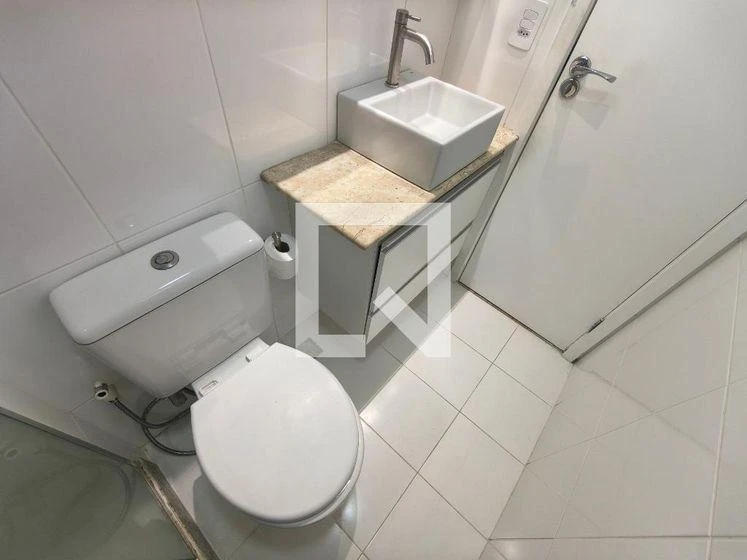 3-bedroom apartment with a glass-enclosed balcony — photo 36
