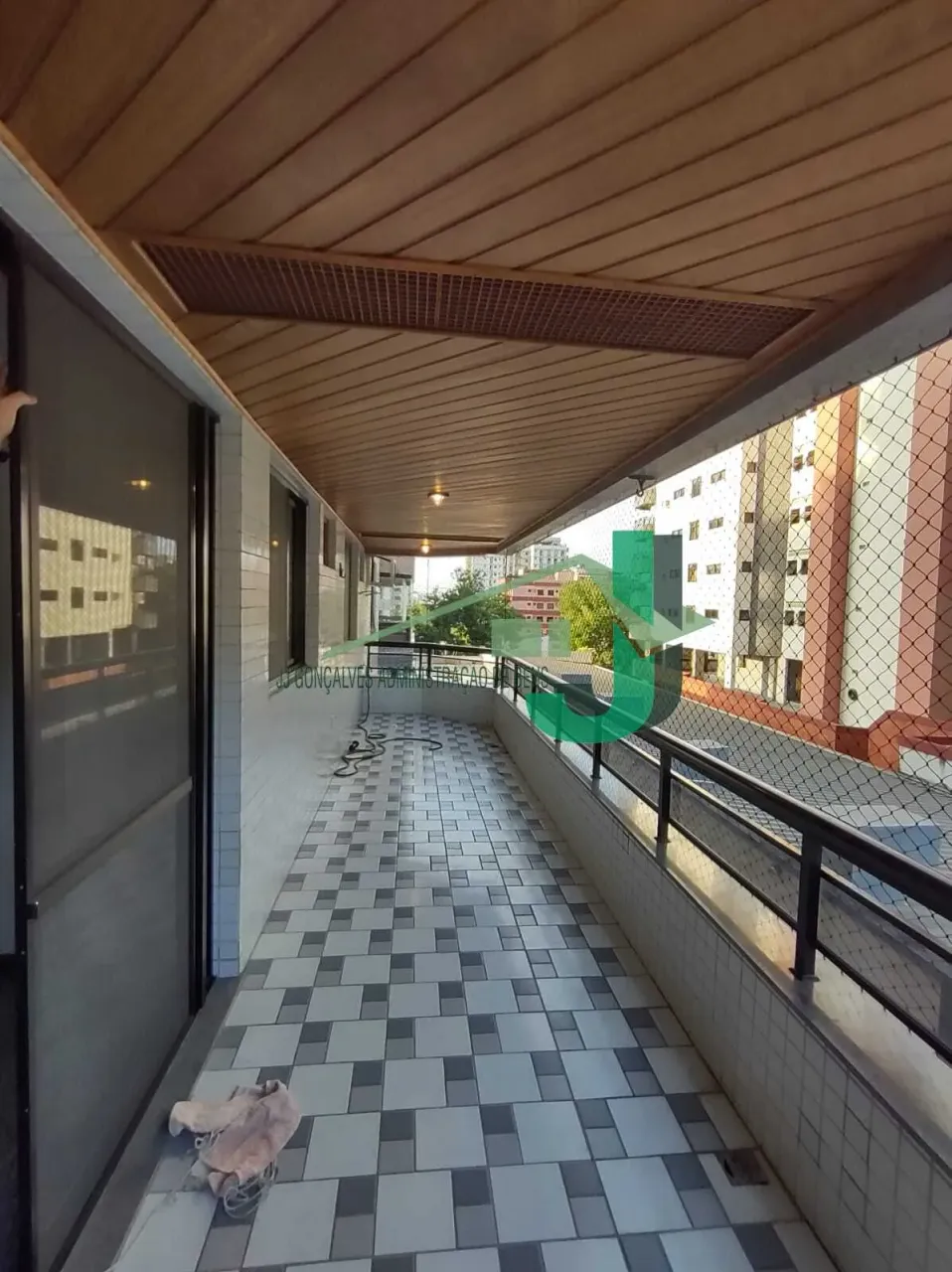 3-bedroom apartment with 3 parking spaces — photo 12
