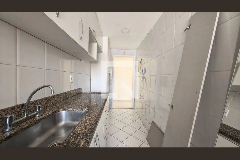 3-bedroom apartment in a building with a gym — photo 20