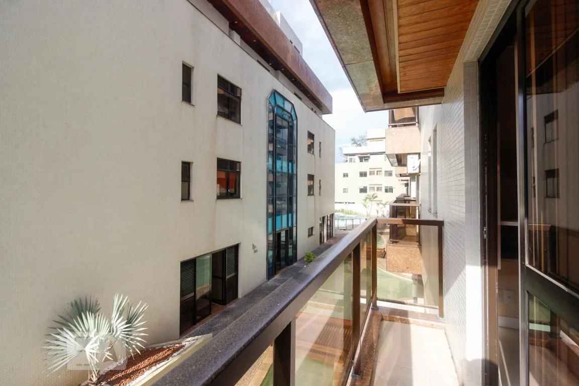 Furnished apartment, 90 m², with a glass-enclosed balcony — photo 13