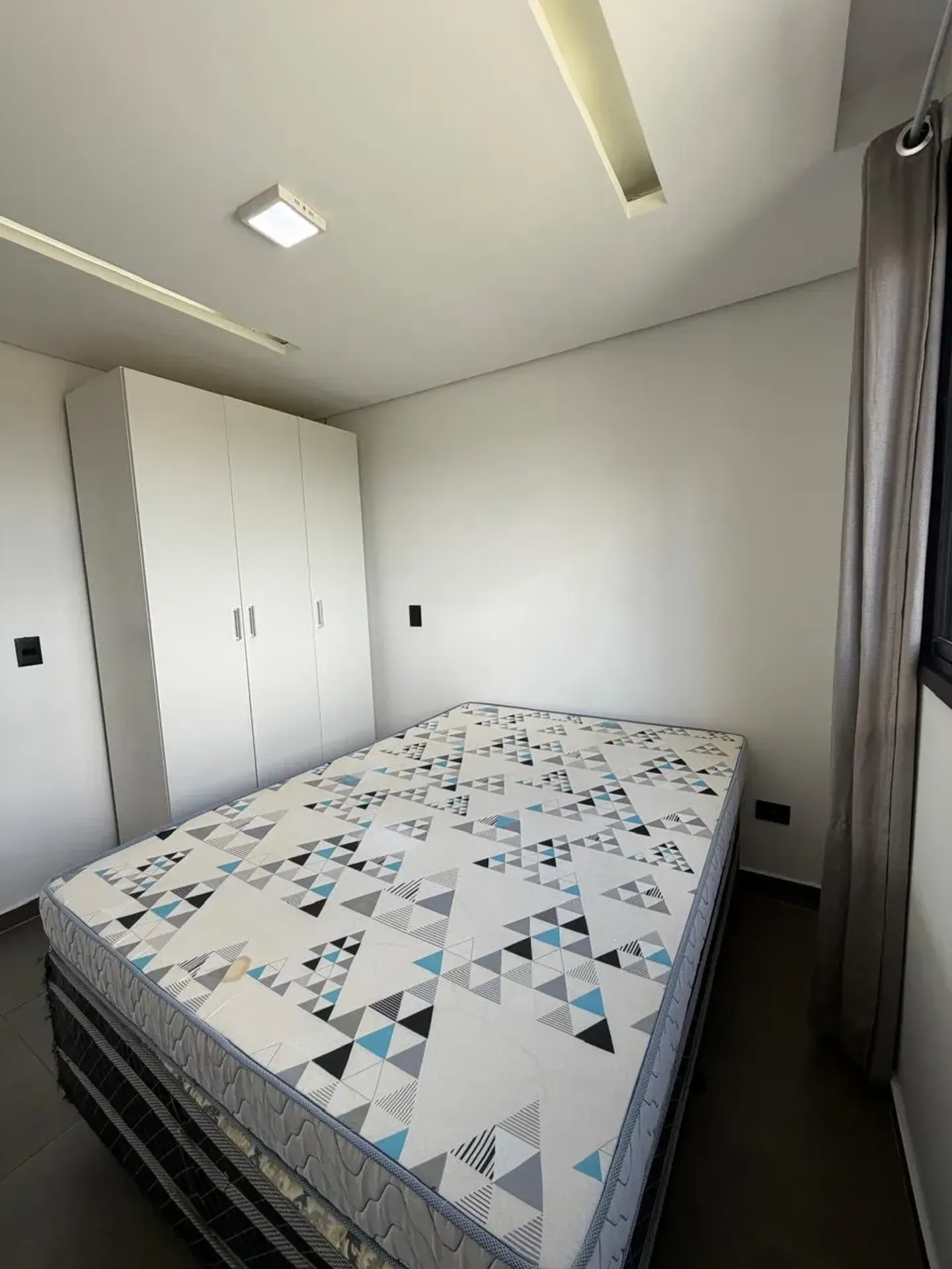 Furnished 1-bedroom apartment with balcony and barbecue — photo 14