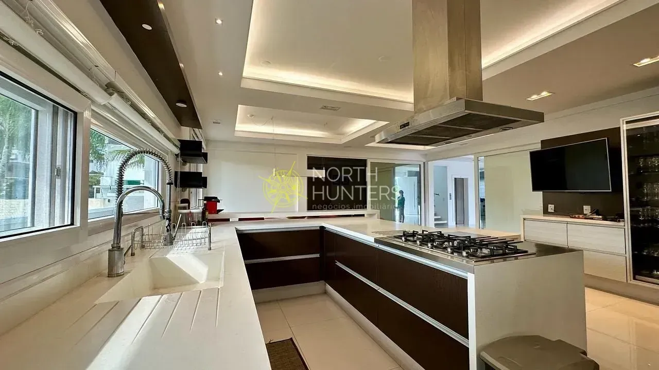 Furnished house with 9 bedrooms and a gas open kitchen — photo 13