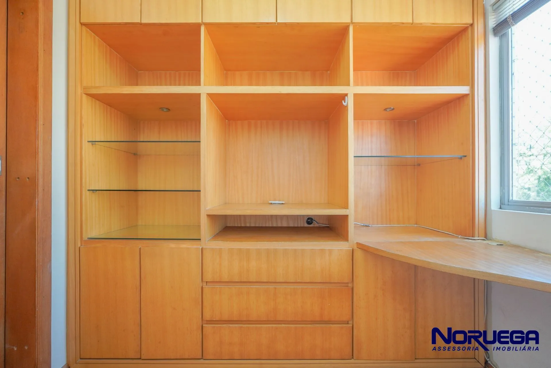 Home office in a 3-bedroom apartment, 109 m² — photo 18