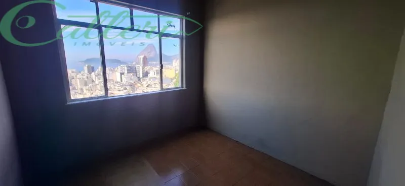Unfurnished 3-bedroom apartment with separate kitchen — photo 10