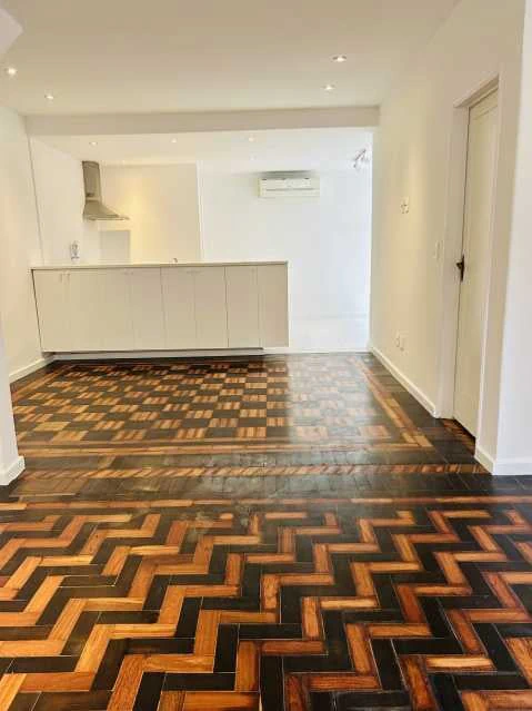 Apartment, 85 m², with wood or laminate floors — photo 4