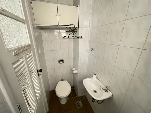 3-bedroom apartment with wood or laminate floors — photo 11
