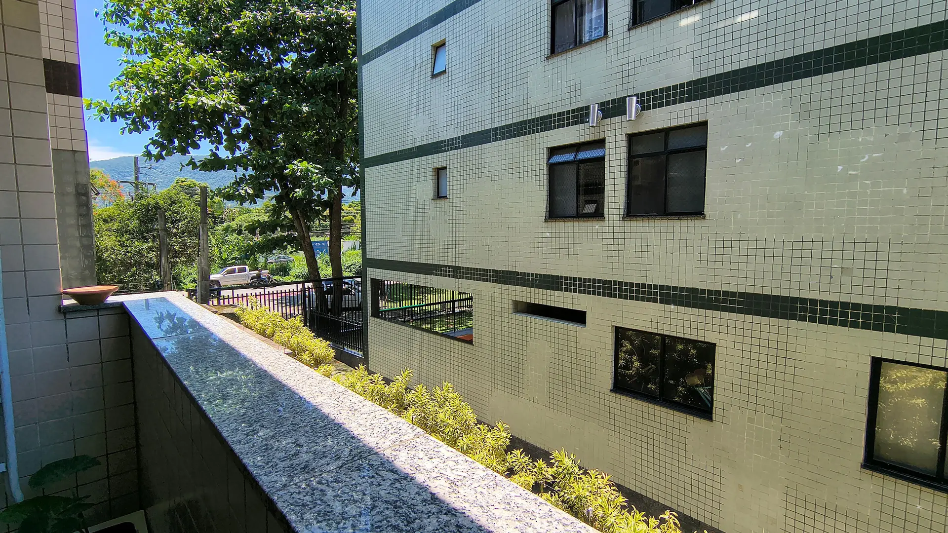 Furnished apartment with 2 bedrooms and 2 bathrooms — photo 12