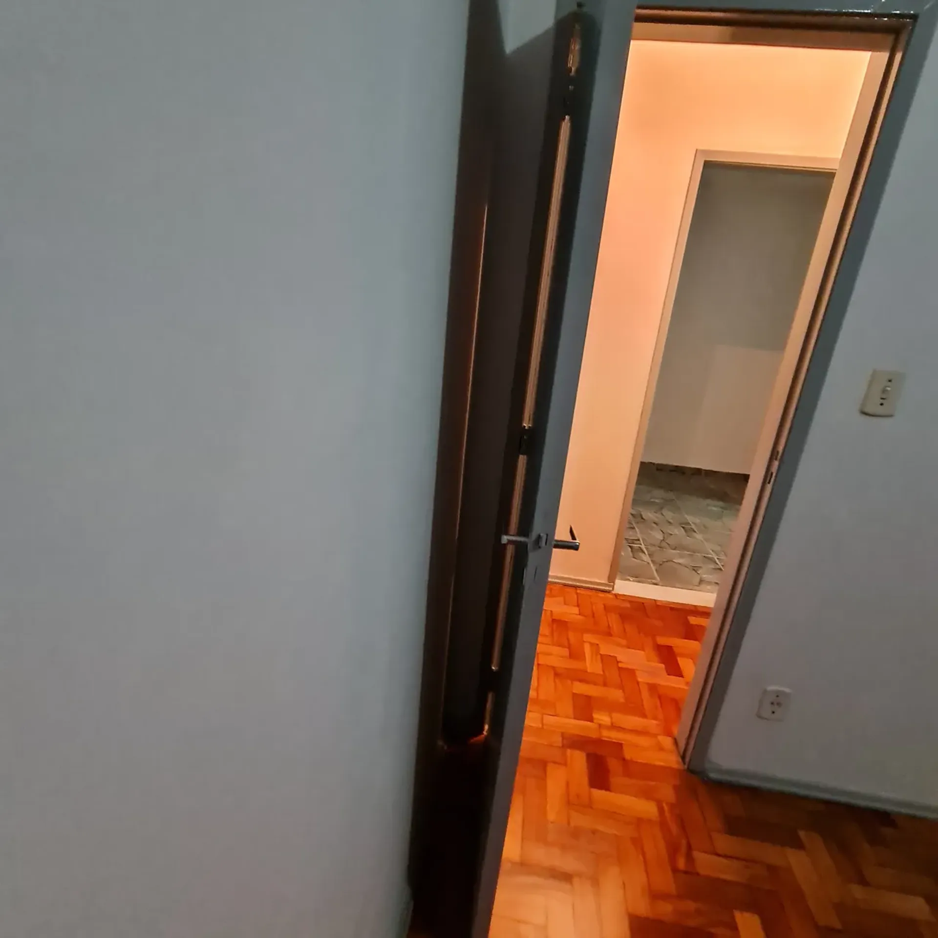Apartment on the 9th floor with wood or laminate floors — photo 37