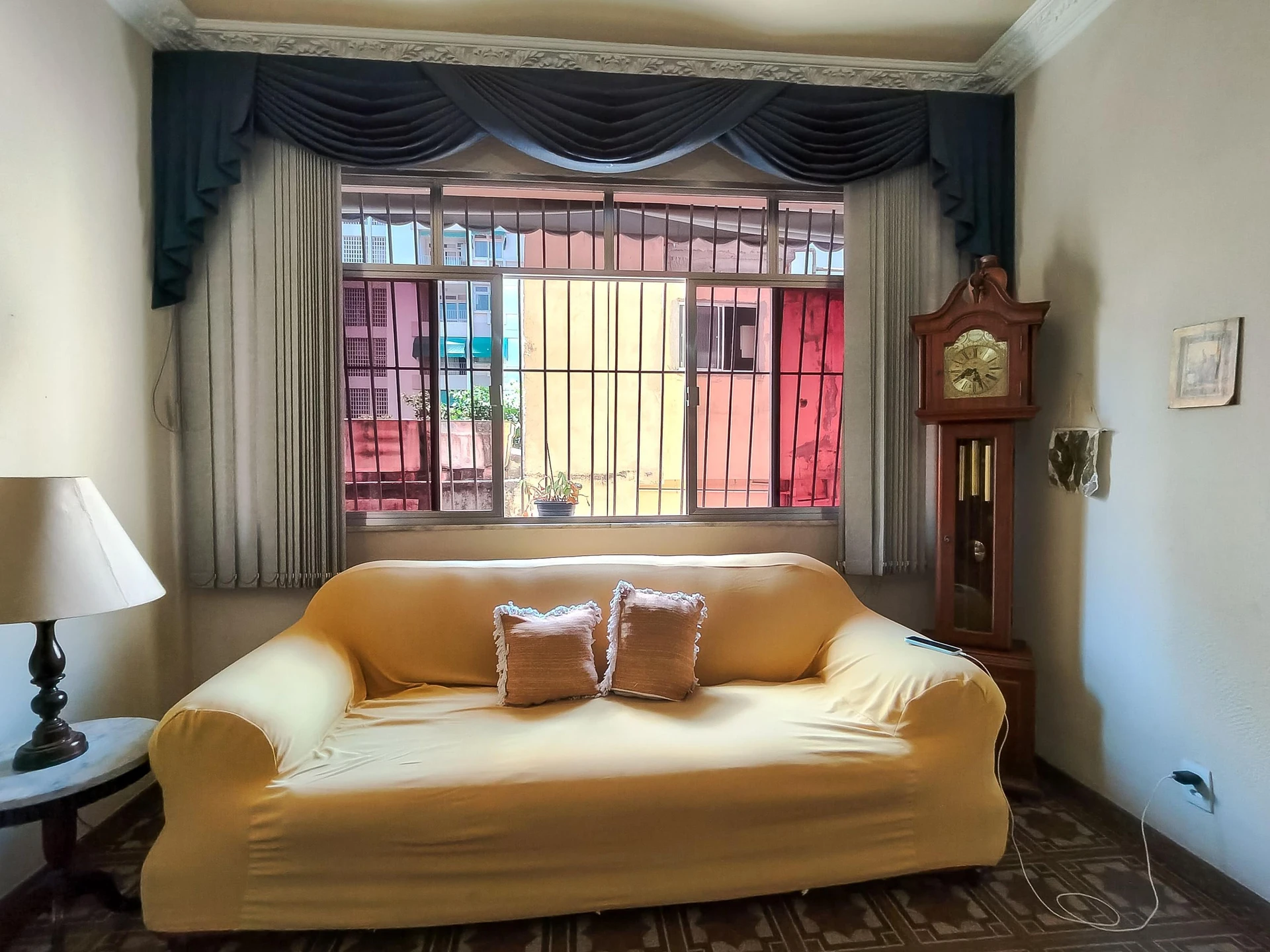 Furnished 3-bedroom apartment with 2 bathrooms — photo 18