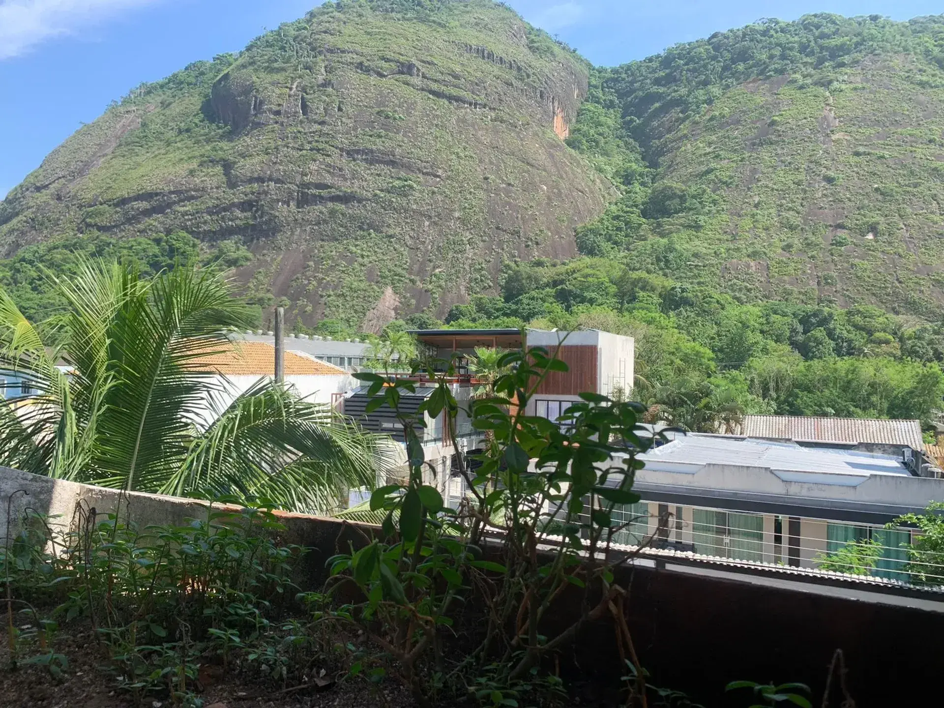 Casa amueblada con parrilla empotrada en el balcón — photo 44