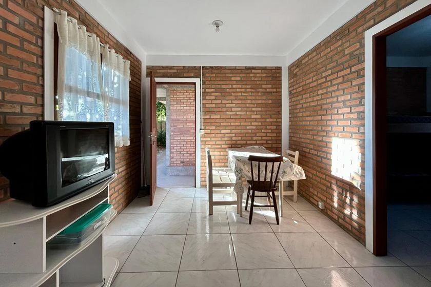 Apartamento amueblado de 2 dormitorios con balcón — photo 4