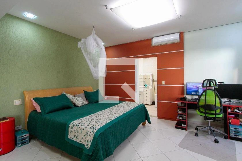 Furnished house with 4 bedrooms and an open-plan kitchen — photo 14