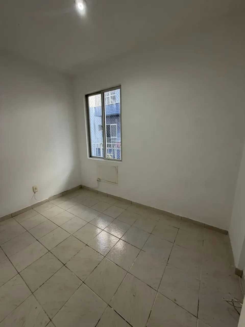 3-bedroom apartment with 2 bathrooms and glass shower — photo 9