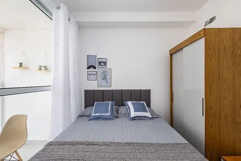 Furnished studio, 27 m², with floor-to-ceiling windows — photo 3