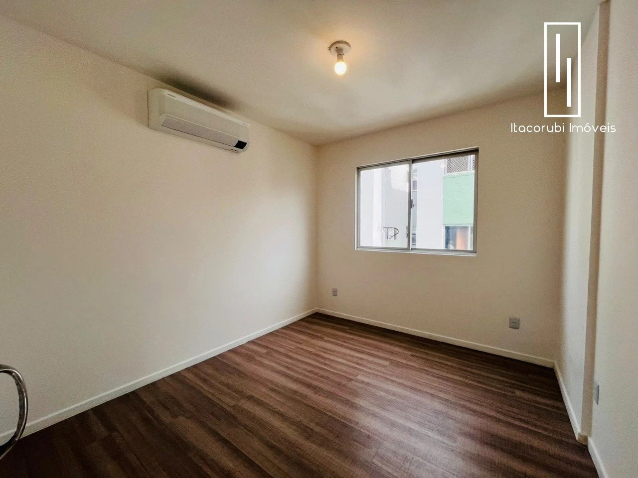 2-bedroom apartment with a mountain view — photo 3