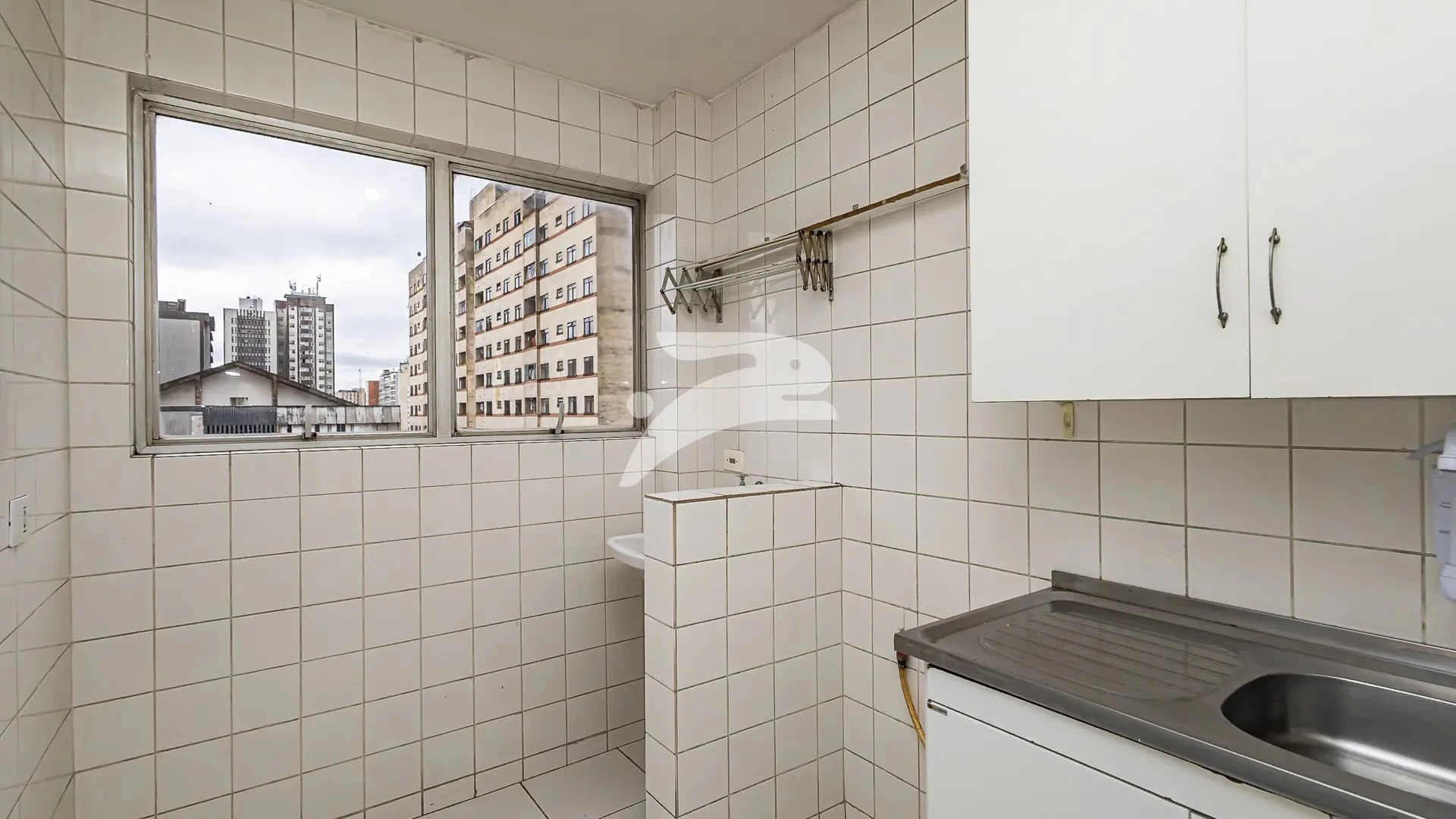 Apartamento de 2 quartos com 56 m² e cozinha separada — photo 8