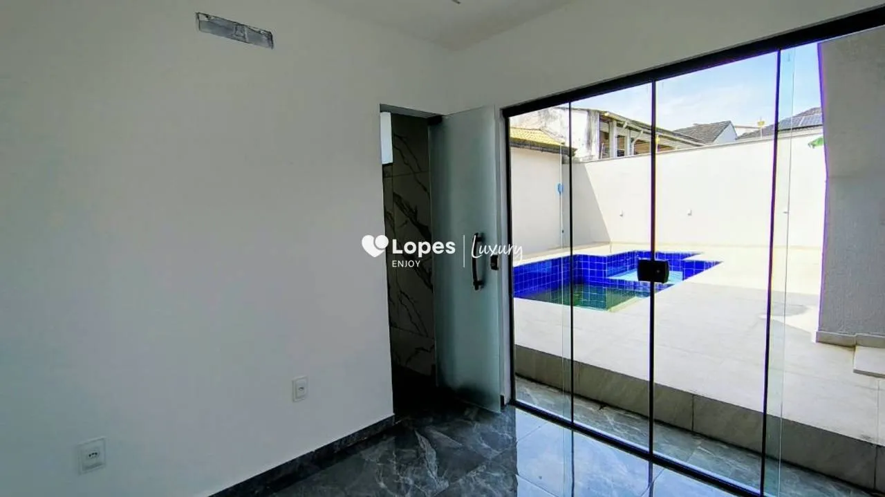 5-bedroom house with open-plan kitchen and gas stove — photo 33
