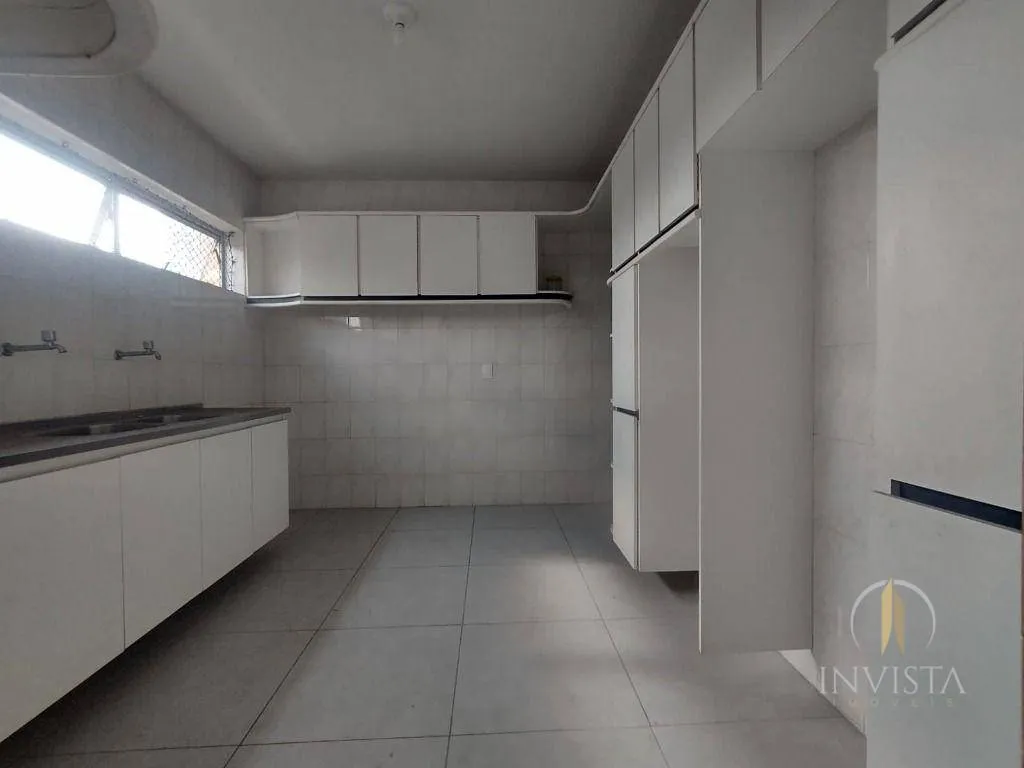 4-bedroom apartment with private barbecue area — photo 6