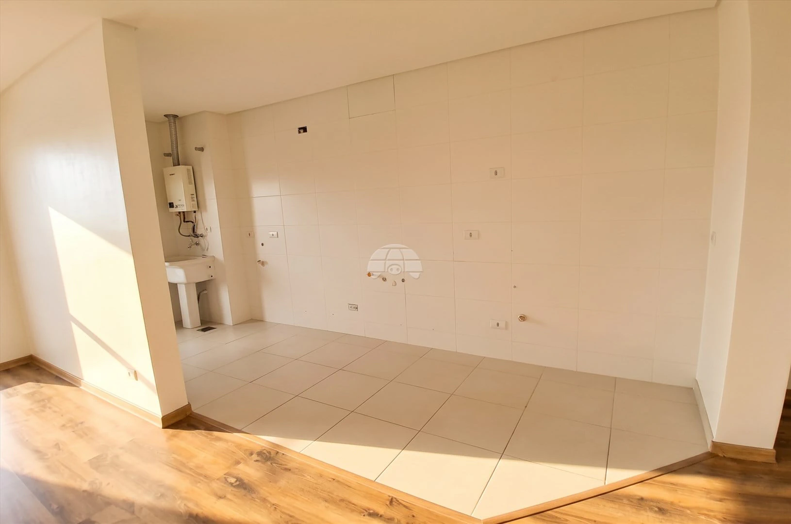 2-bedroom apartment with a grill on the balcony in Curitiba — photo 2