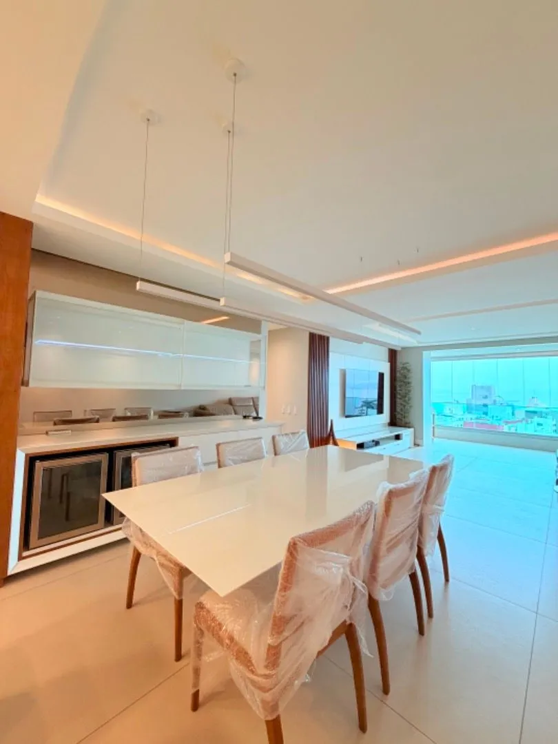 140 m² apartment with 3 bedrooms and a closed balcony — photo 24
