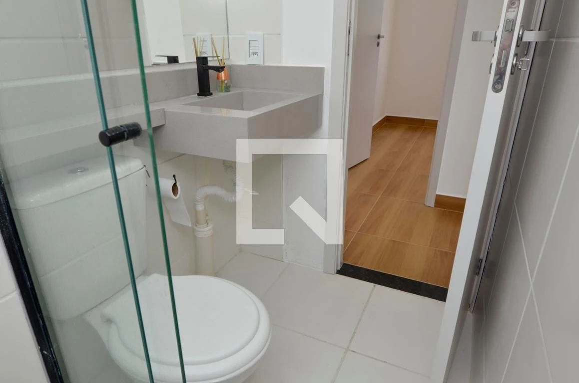 2 quartos e espaço de home office: apartamento de 43 m²
