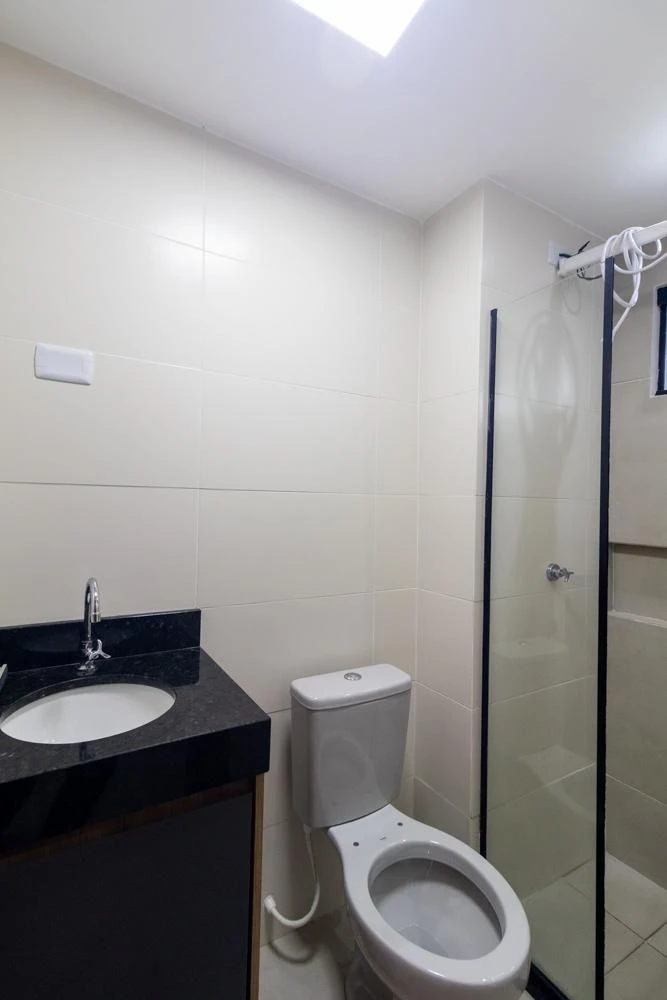 3-bedroom apartment in a building with a pool — photo 7