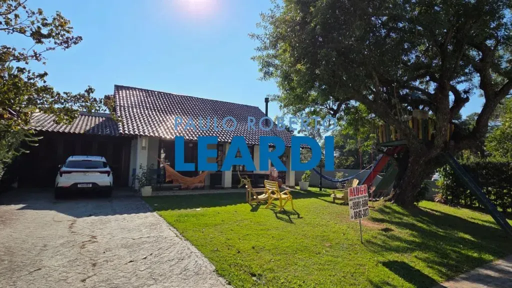 House with 4 bedrooms, 3 bathrooms and 2 parking spaces