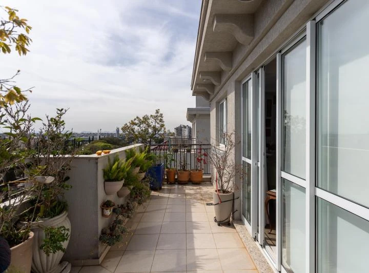 180 m² apartment with 3 bedrooms and 2 parking spots — photo 6