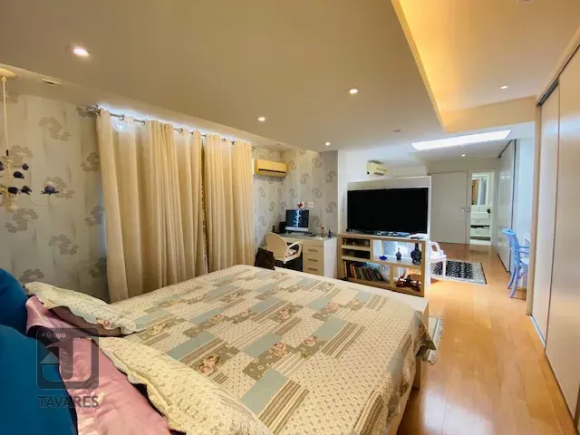 Penthouse with 4 bedrooms and 3 bathrooms — photo 19