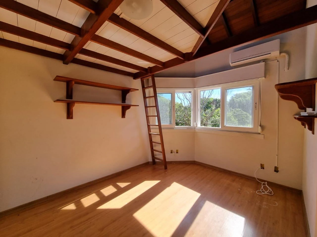 Casa de 244 m² con piscina privada y bañera — photo 6