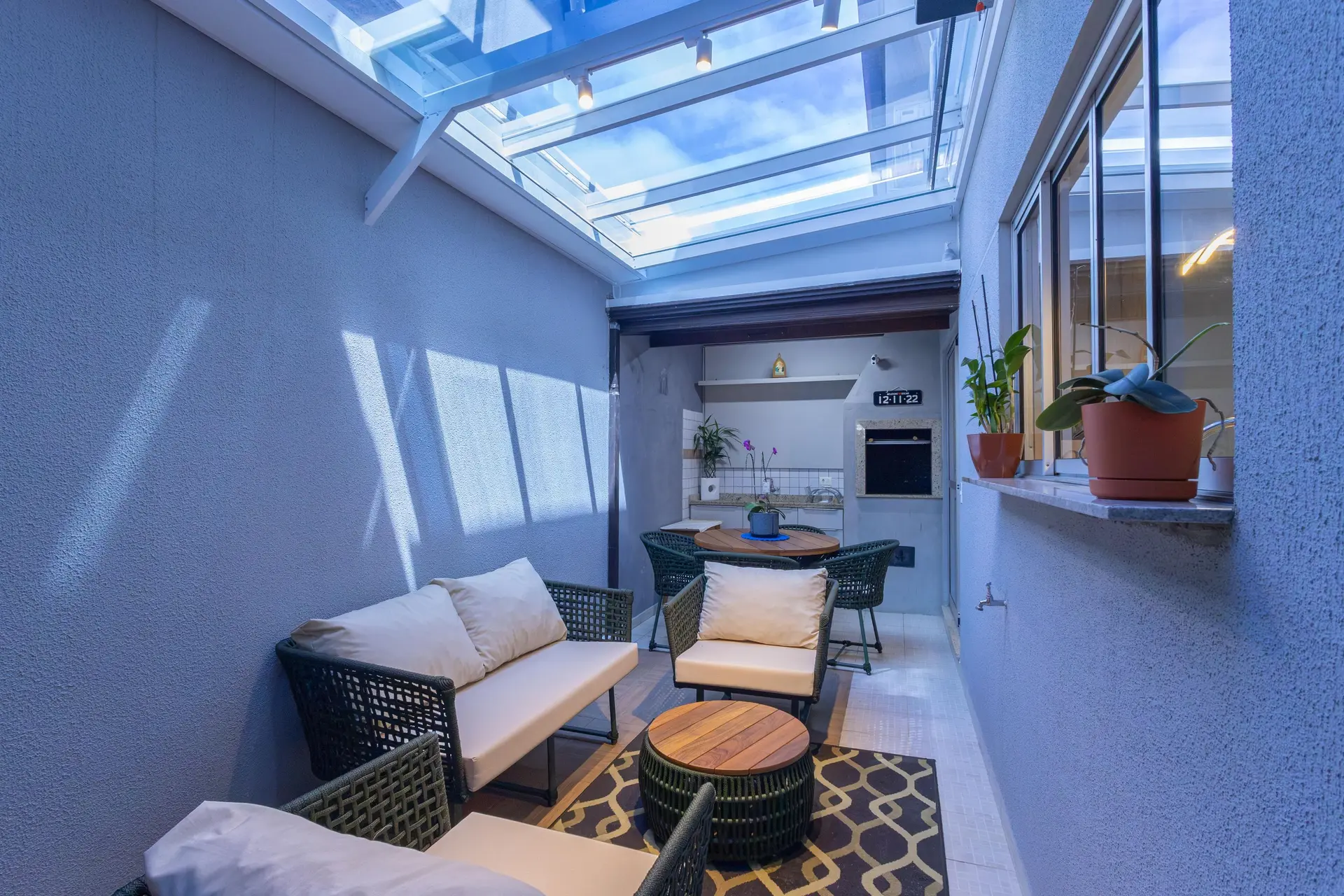 Bathtub in a 3-bedroom house, 180 m² — photo 11