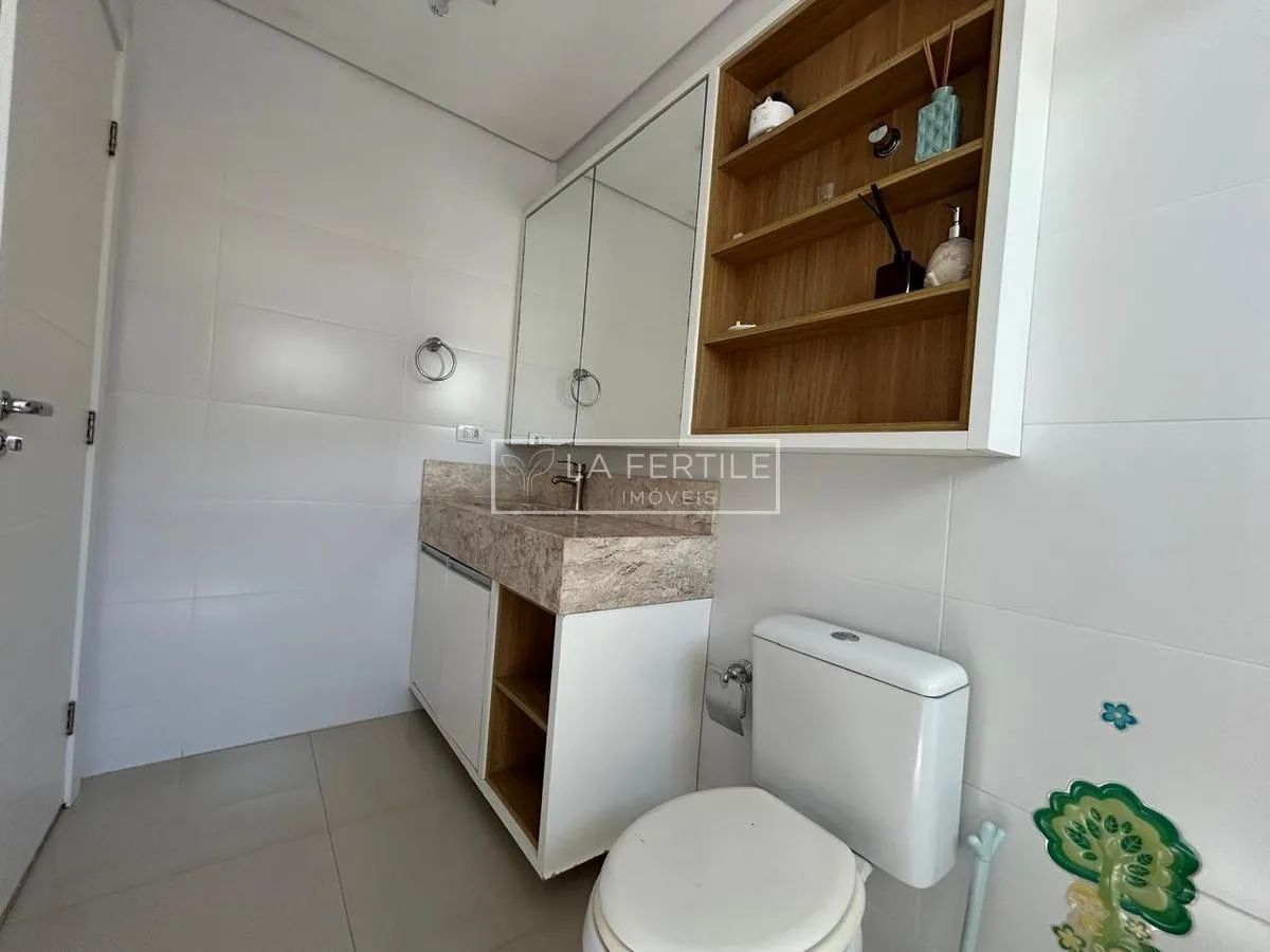 Casa de 3 dormitorios con balcón gourmet en Curitiba — photo 11