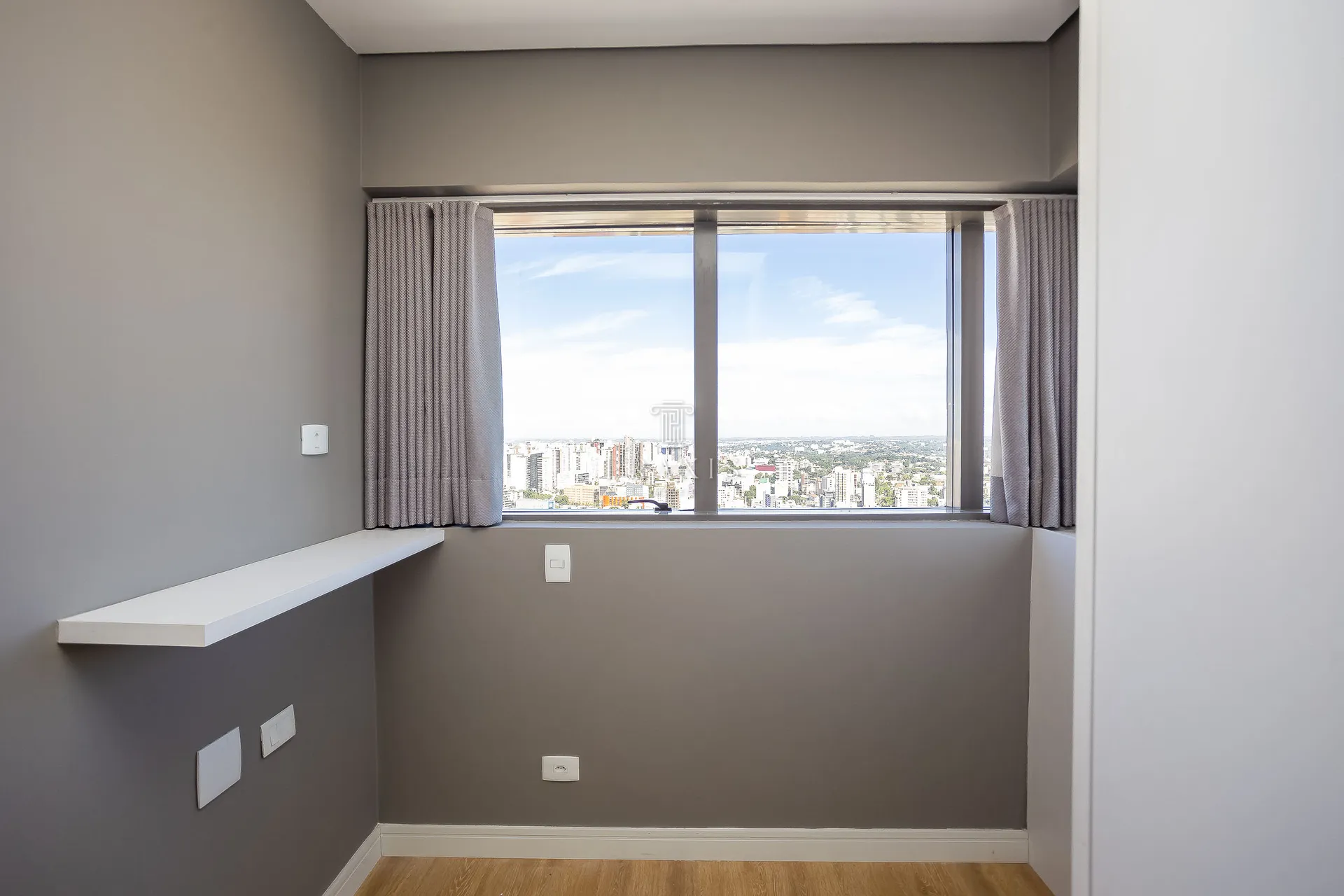 2-bedroom apartment with a home office — photo 34