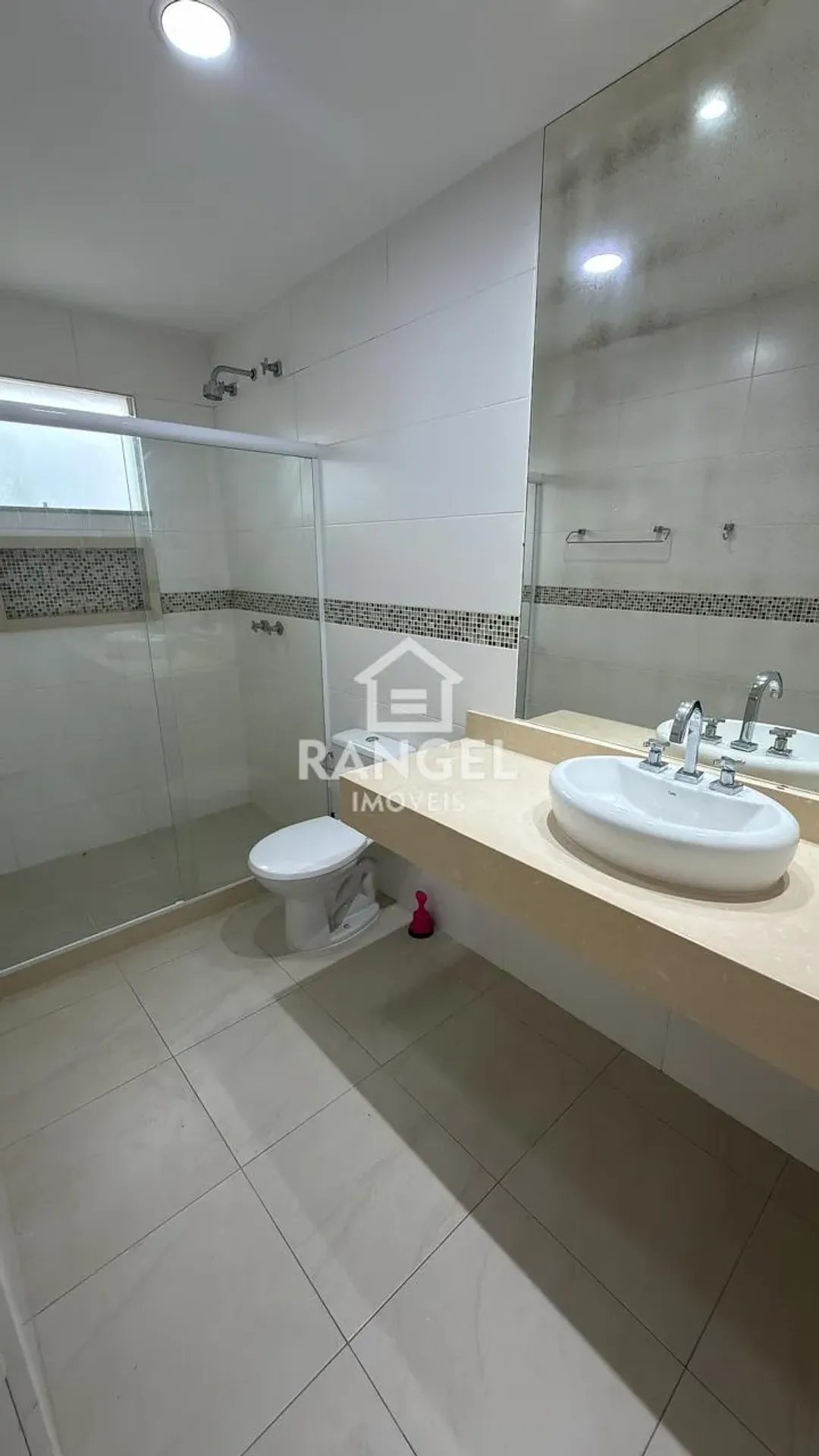House, 412 m², with a private pool — photo 13