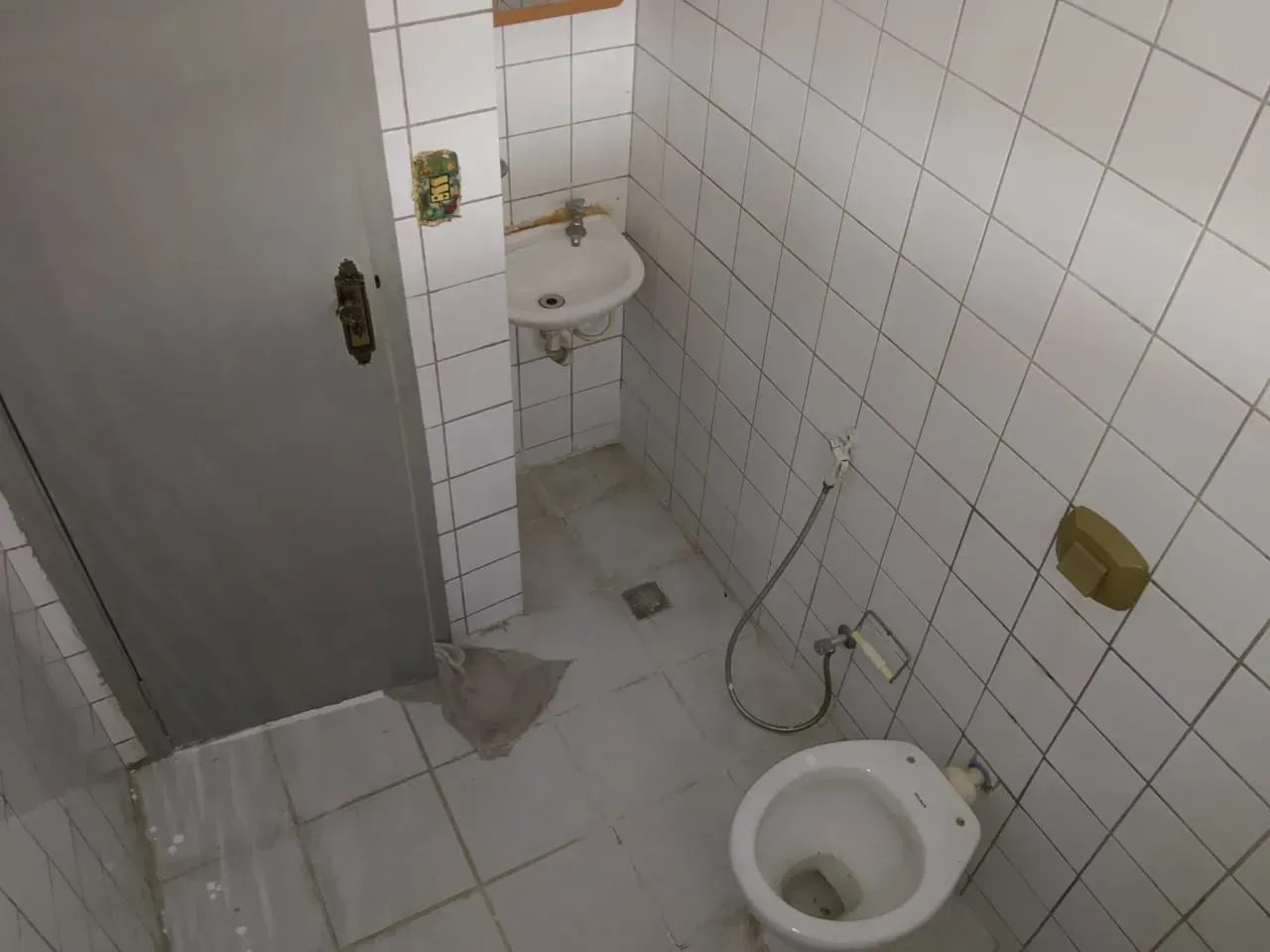 1-bedroom 1-bath apartment with no parking — photo 8