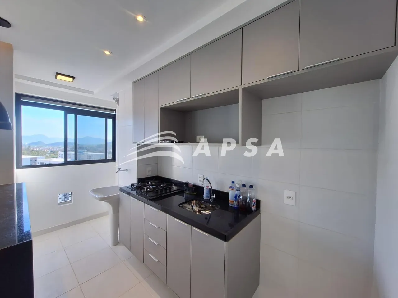 3-bedroom unfurnished apartment with open-plan kitchen — photo 13