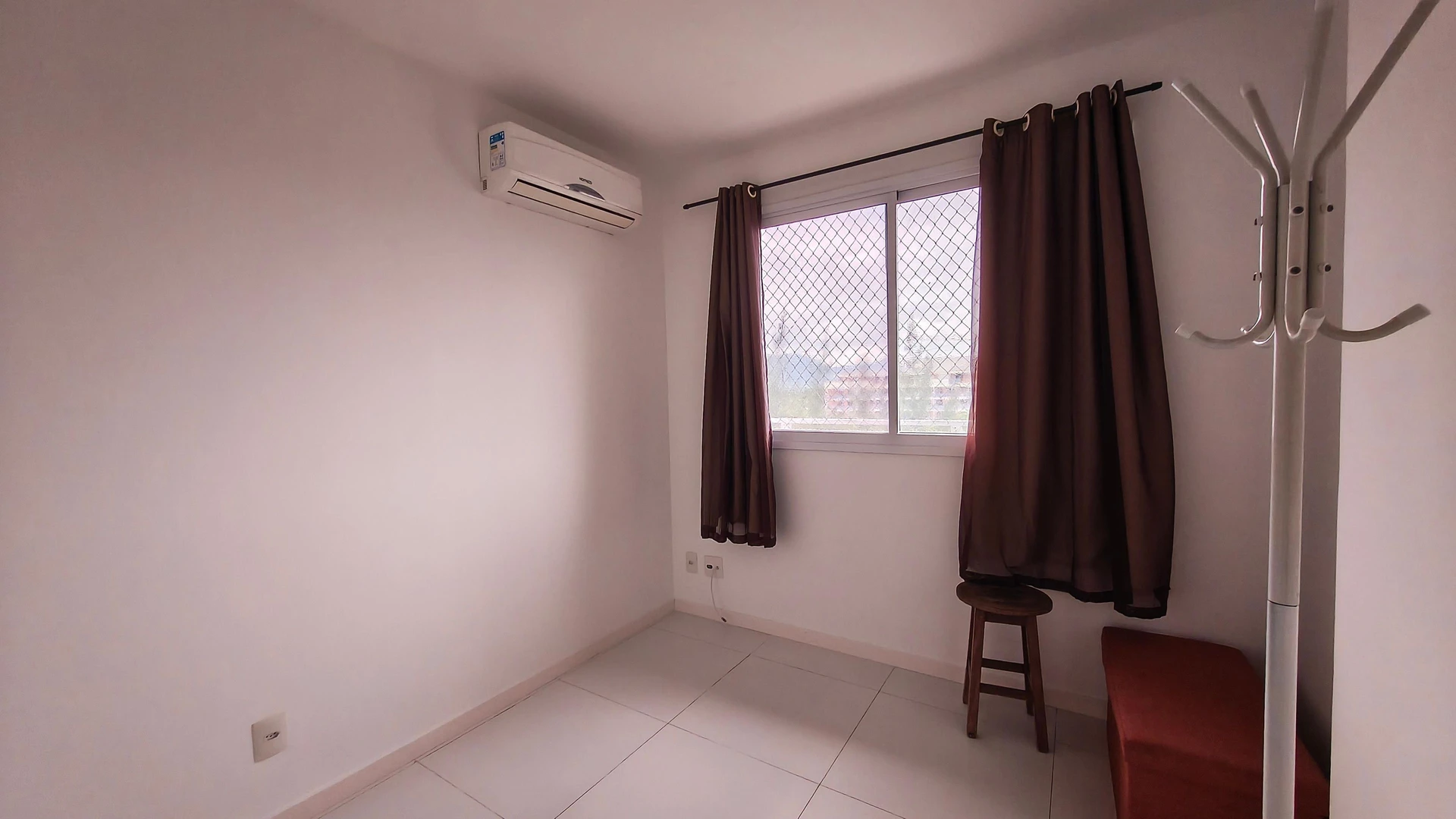 Glass-enclosed balcony in a 2-bedroom apartment, 70 m² — photo 25