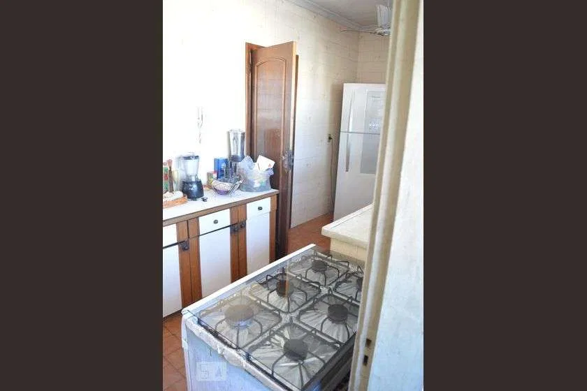 2-bedroom apartment with a closed kitchen and gas stove — photo 18