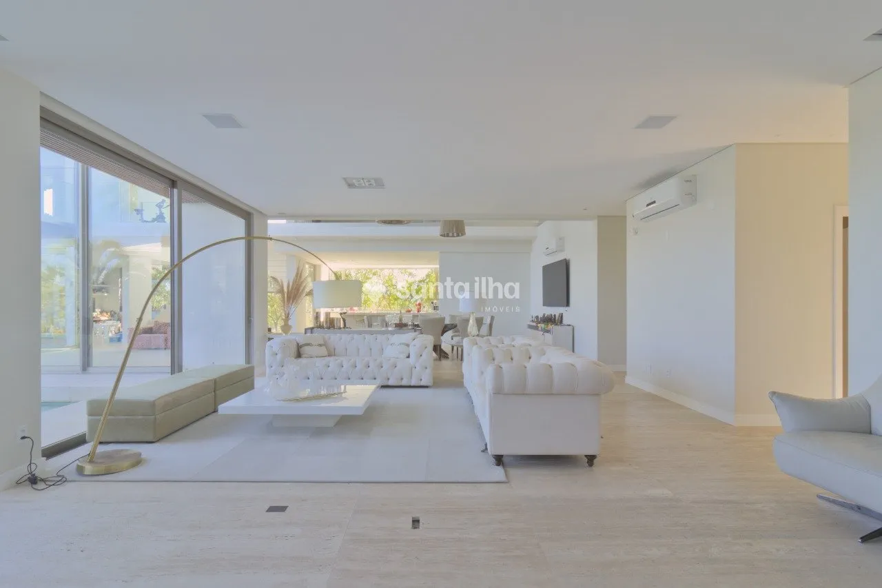 House with 6 en-suite bedrooms and 8 bathrooms, 1350 m² — photo 5