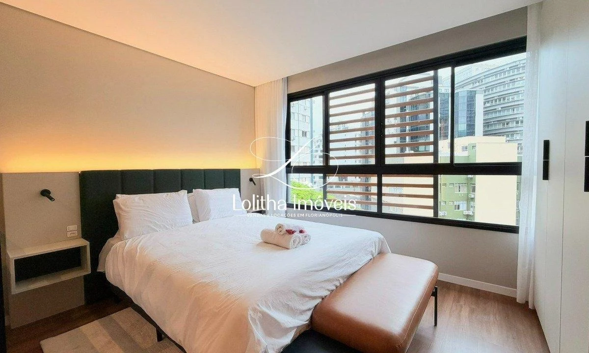 One-bedroom apartment in a building with a coworking space — photo 17