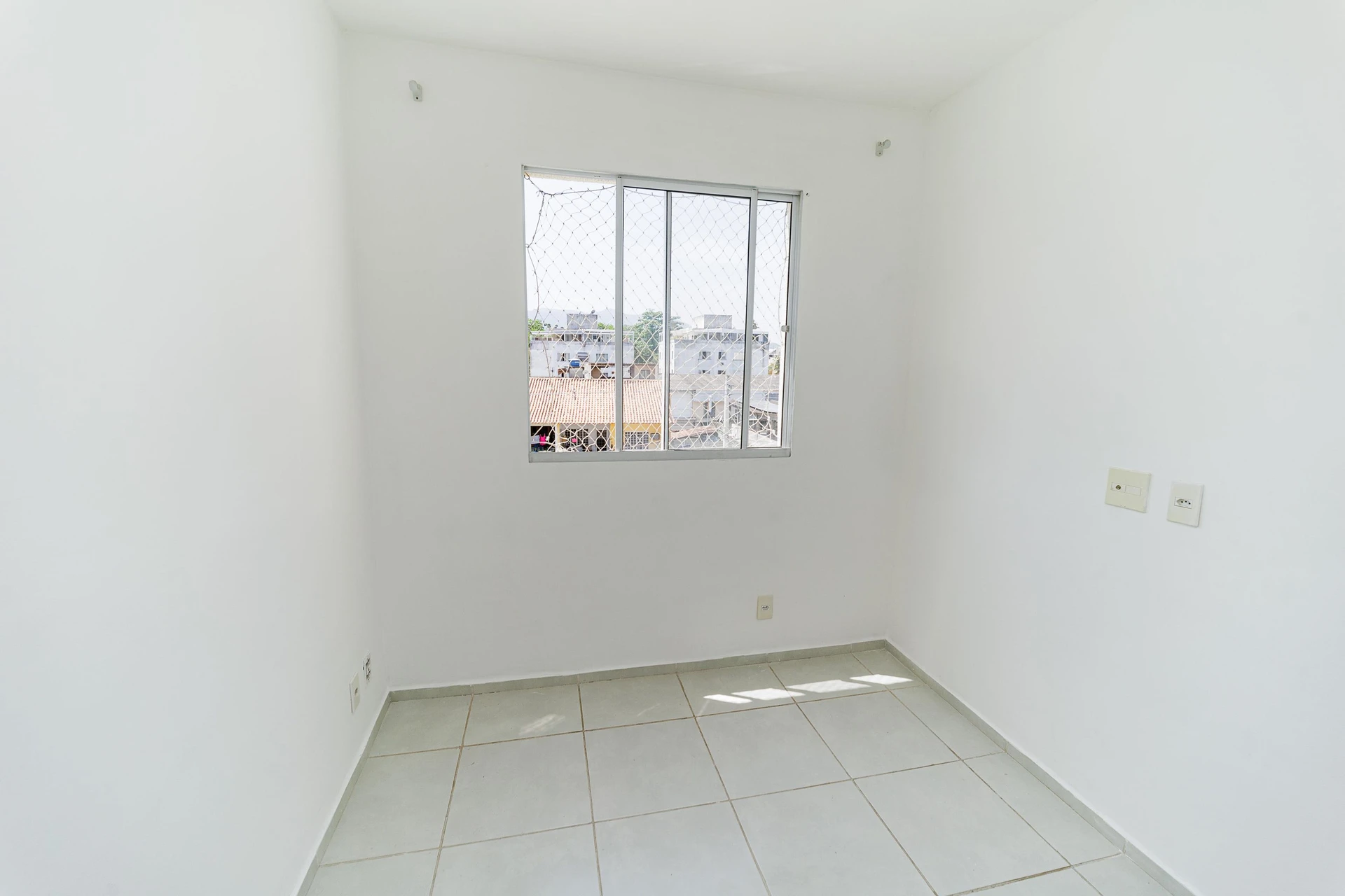 Apartamento de 2 quartos em condomínio com piscina — photo 18