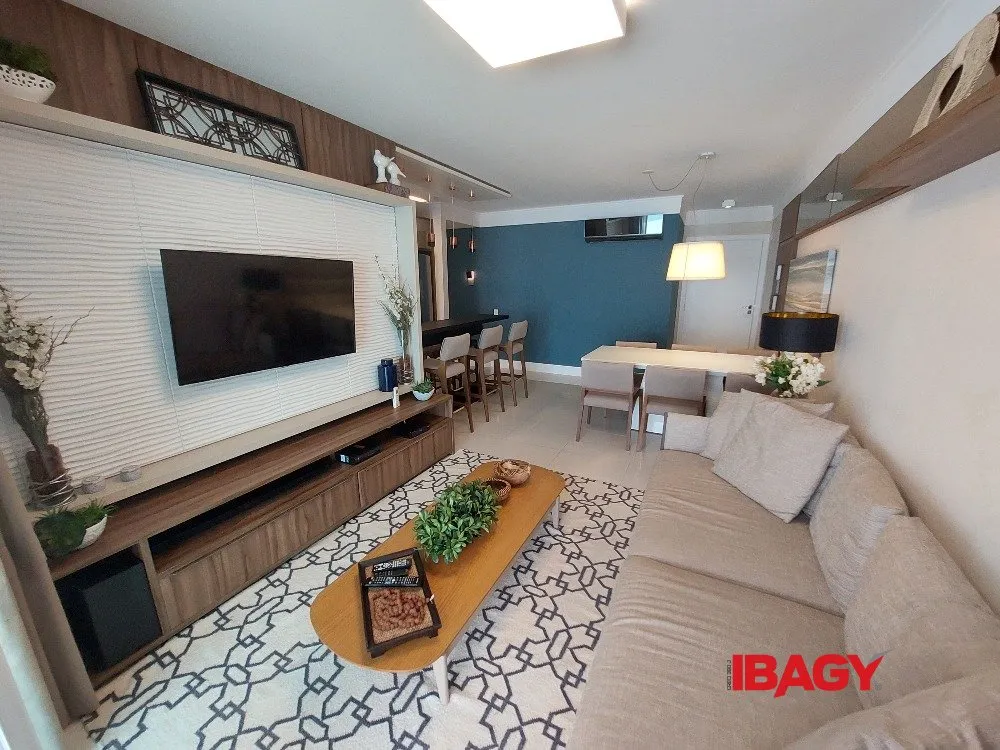Furnished 2-suite apartment with enclosed balcony — photo 76