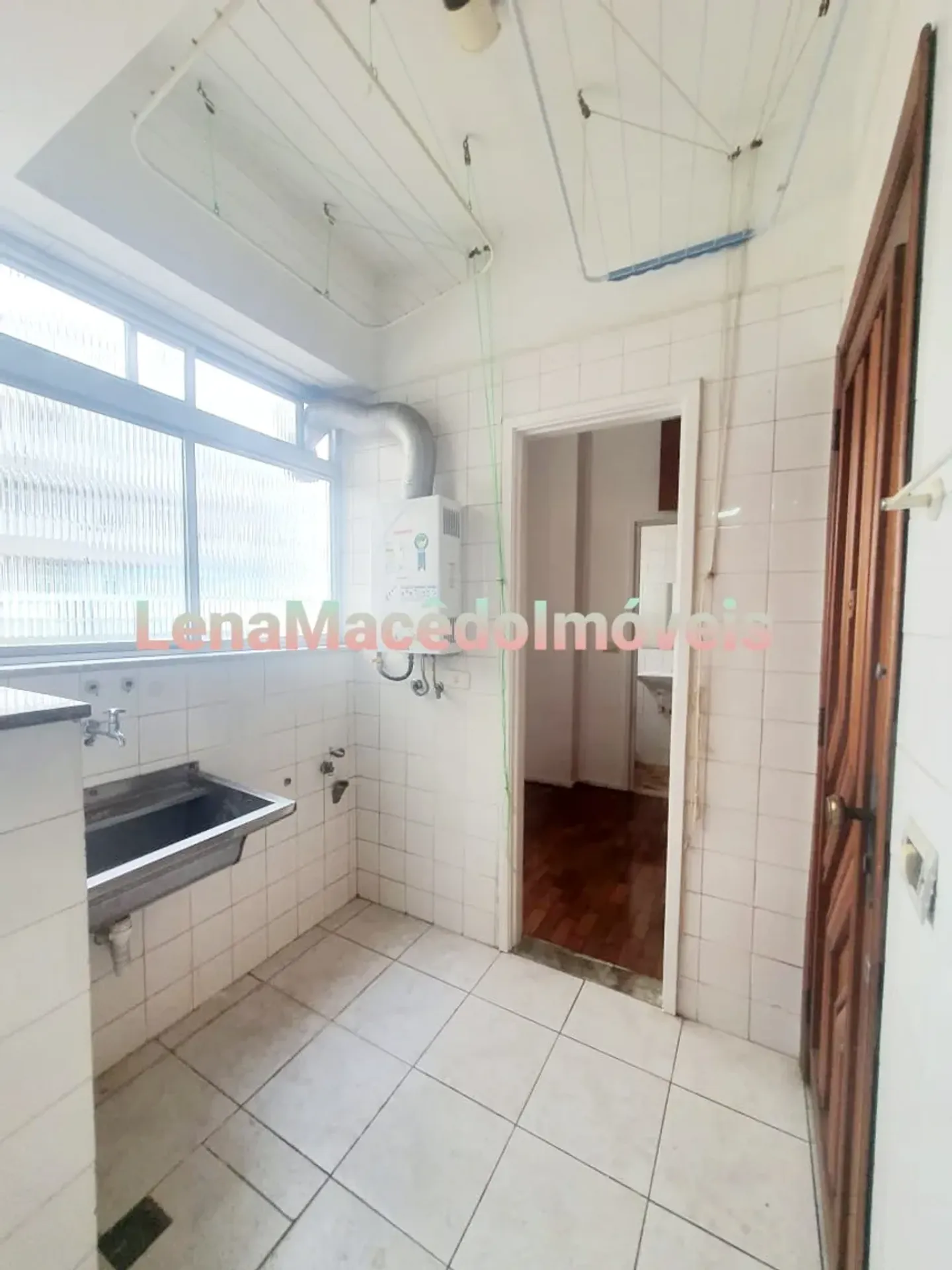 4-bedroom apartment with balcony and 1 parking space — photo 40
