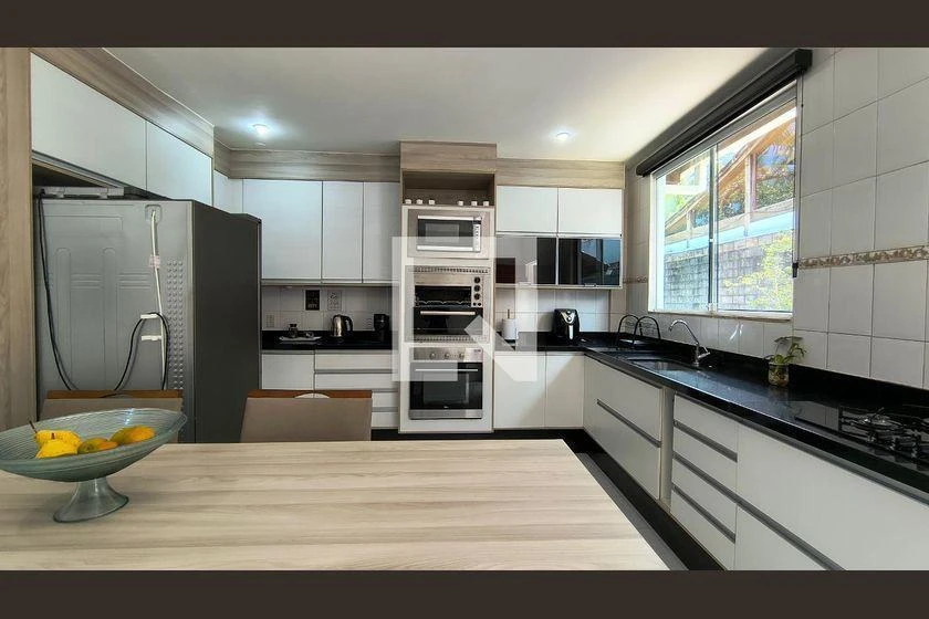 Мебльований будинок у кондомініумі з 4 спальнями 400 м² — photo 8