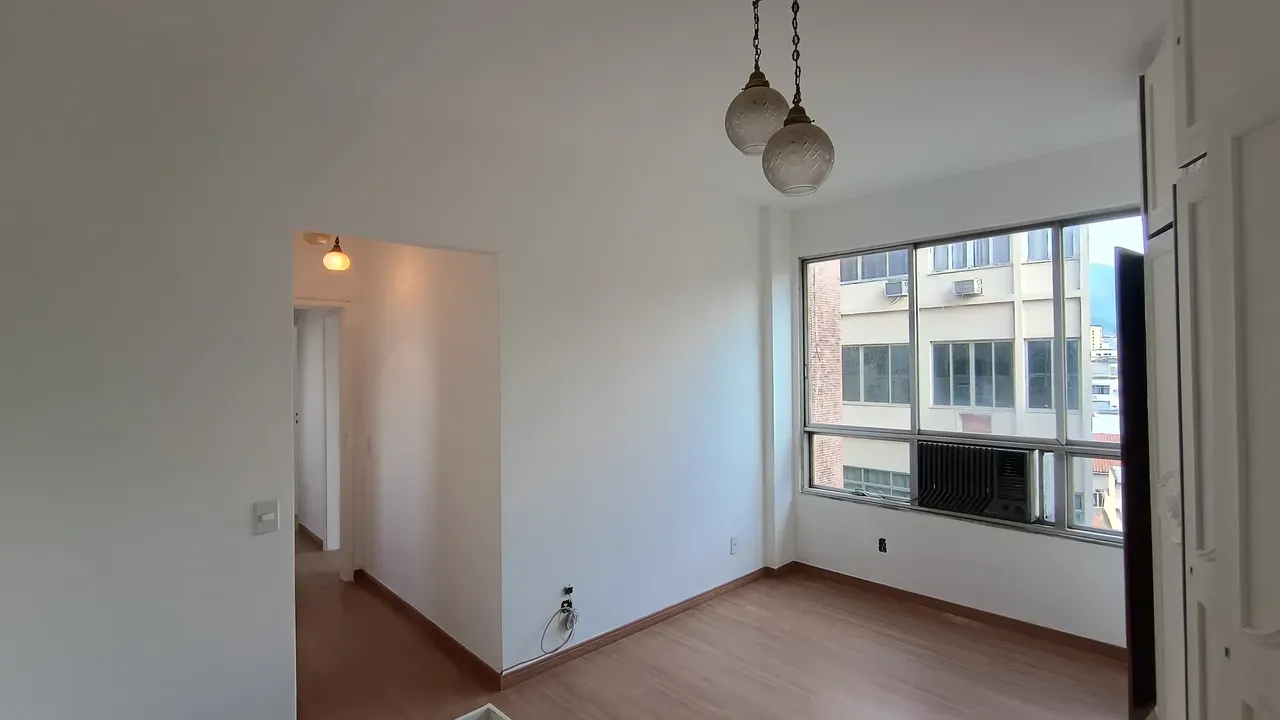 Apartment on the 6th floor with a glass-enclosed balcony — photo 11