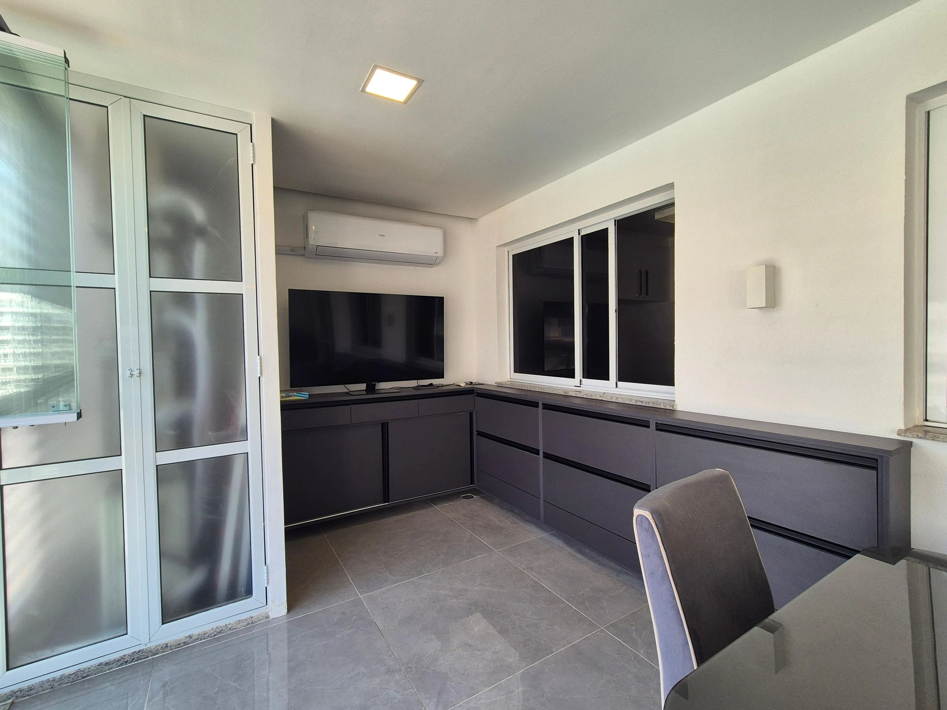 2-bedroom apartment in a building with a sauna — photo 16