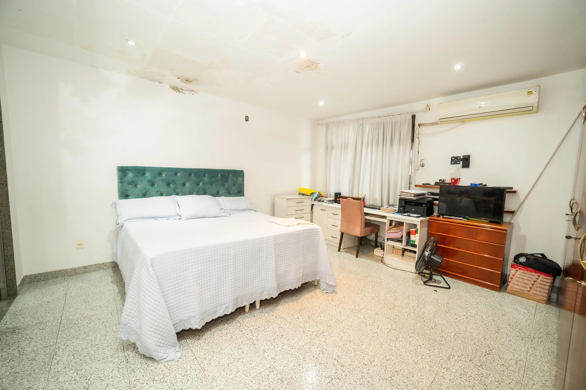Furnished house, 449 m², with a jacuzzi — photo 10